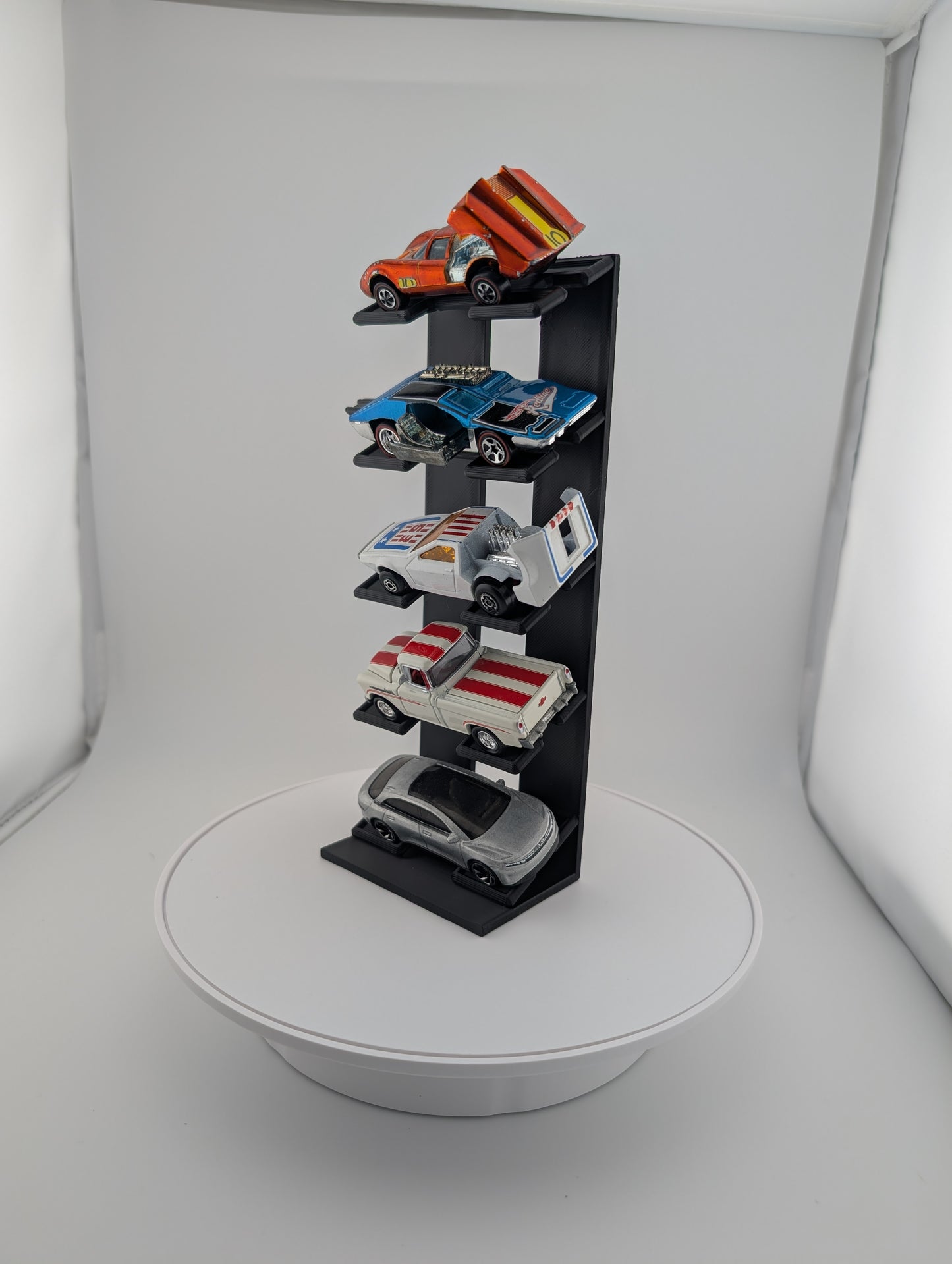 5 car Display with 25 degree angle for 1/64th scale diecast like Hot Wheels, Matchbox and Johnny Lightning