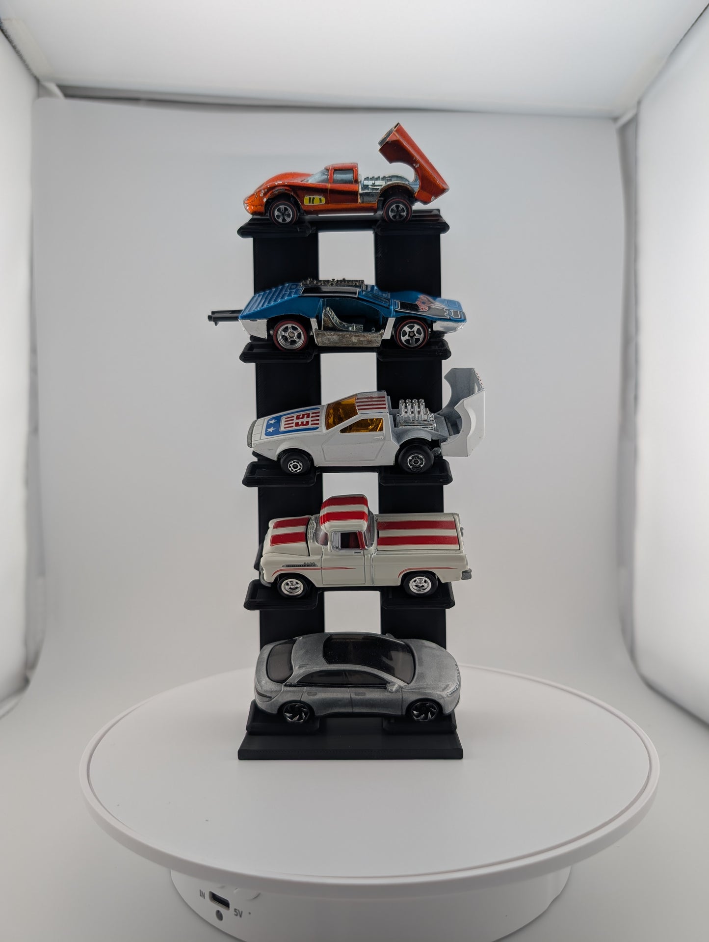 5 car Display with 25 degree angle for 1/64th scale diecast like Hot Wheels, Matchbox and Johnny Lightning